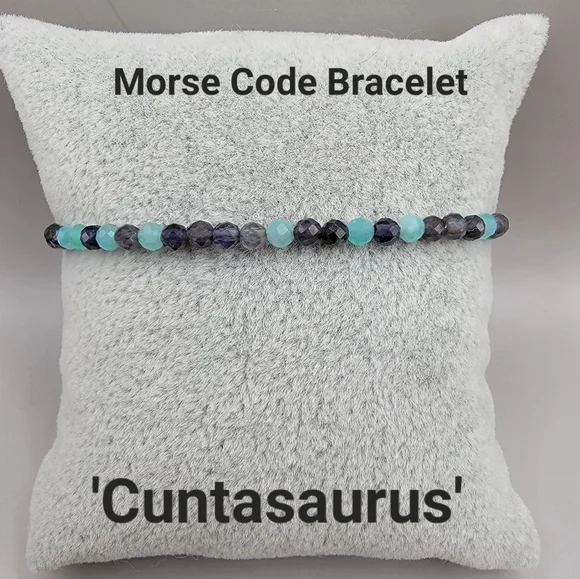 Inappropriate bracelets - Picture 4 of 8